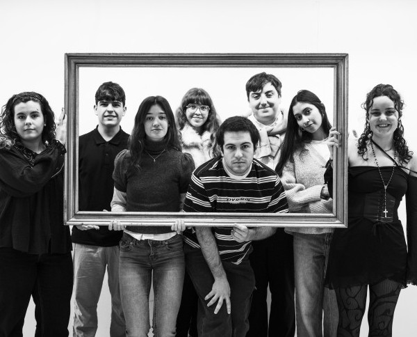 COMPAÑÍA DE TEATRO UPNA. PAMPLONA - PEQUEÑOS EPISODIOS DE FASCISMO COTIDIANO